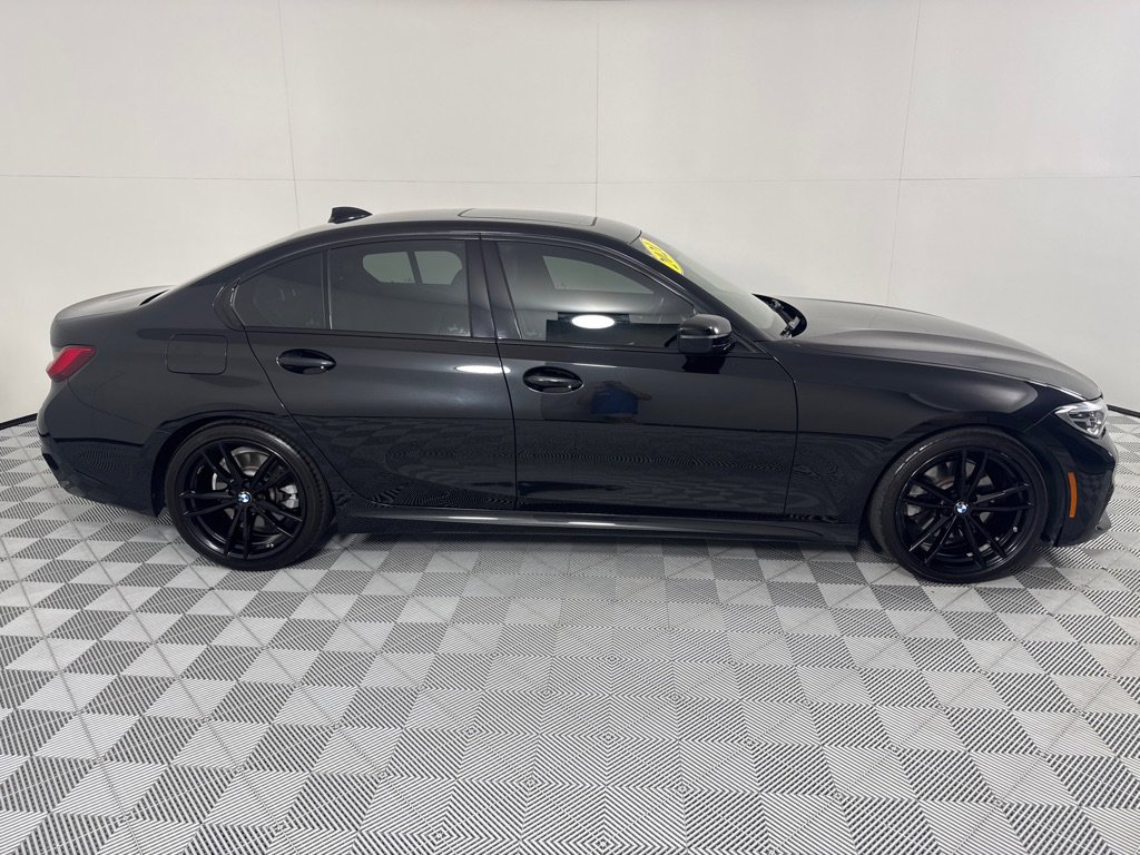 Used 2021 BMW 330i Sedan w/ M Sport Package image 4