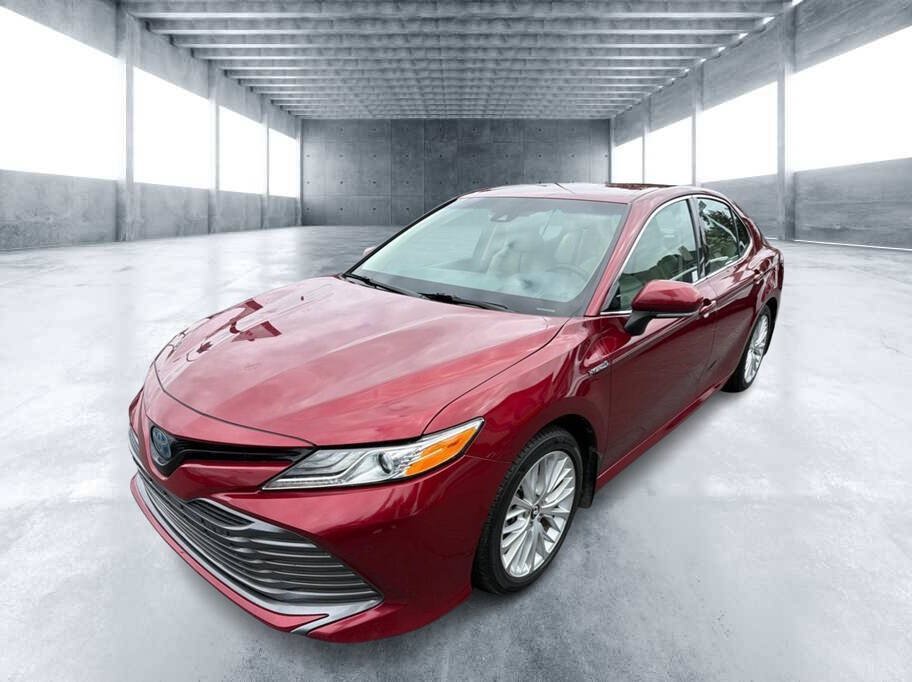 Used 2018 Toyota Camry XLE