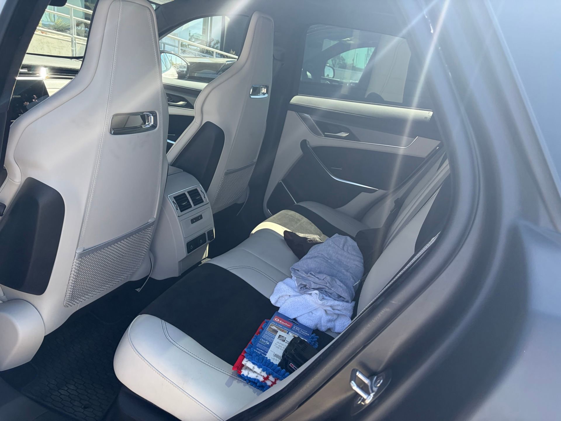 Used 2024 Jaguar F-PACE SVR image 5