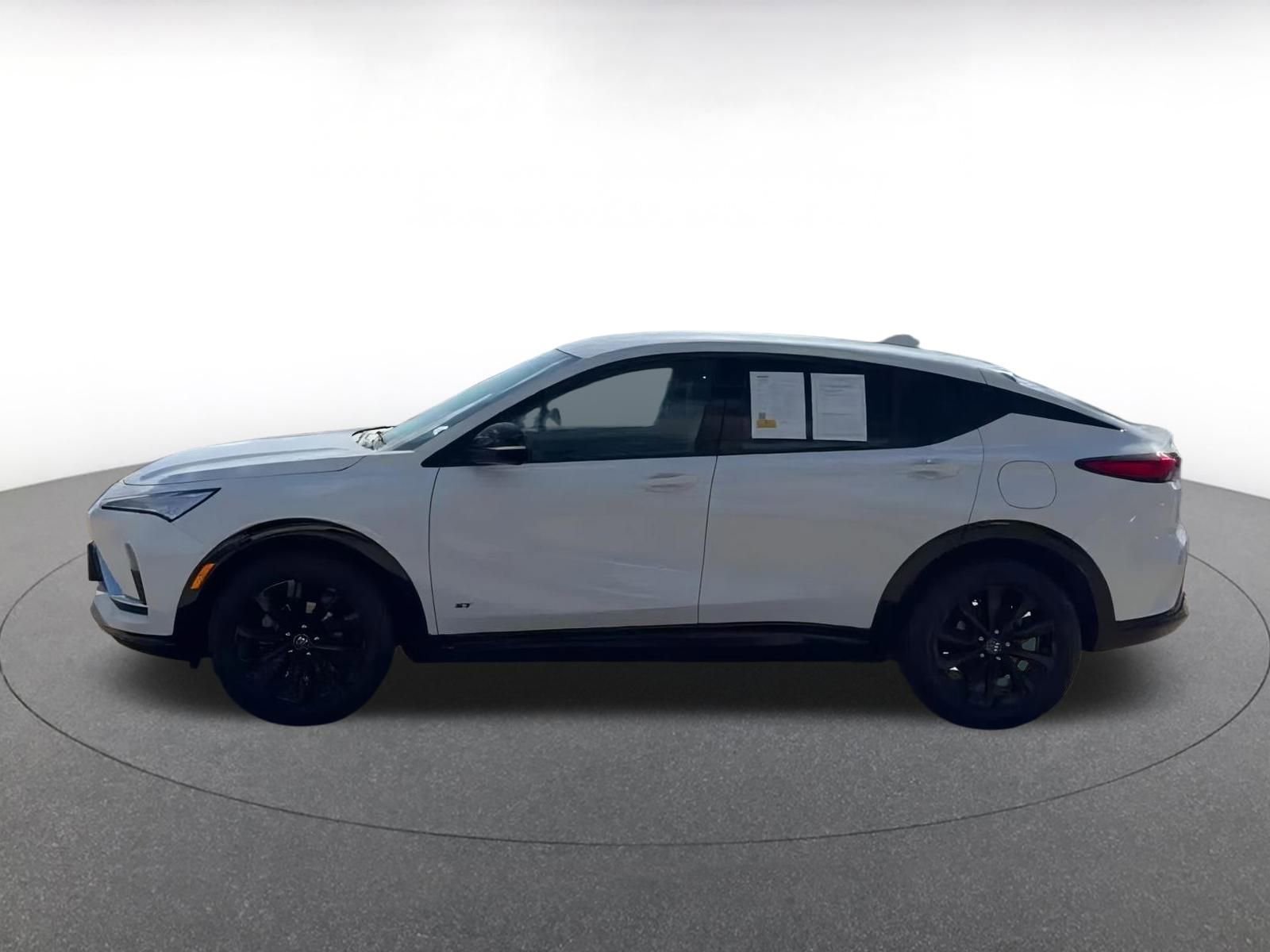 Used 2025 Buick Envista Sport Touring image 9