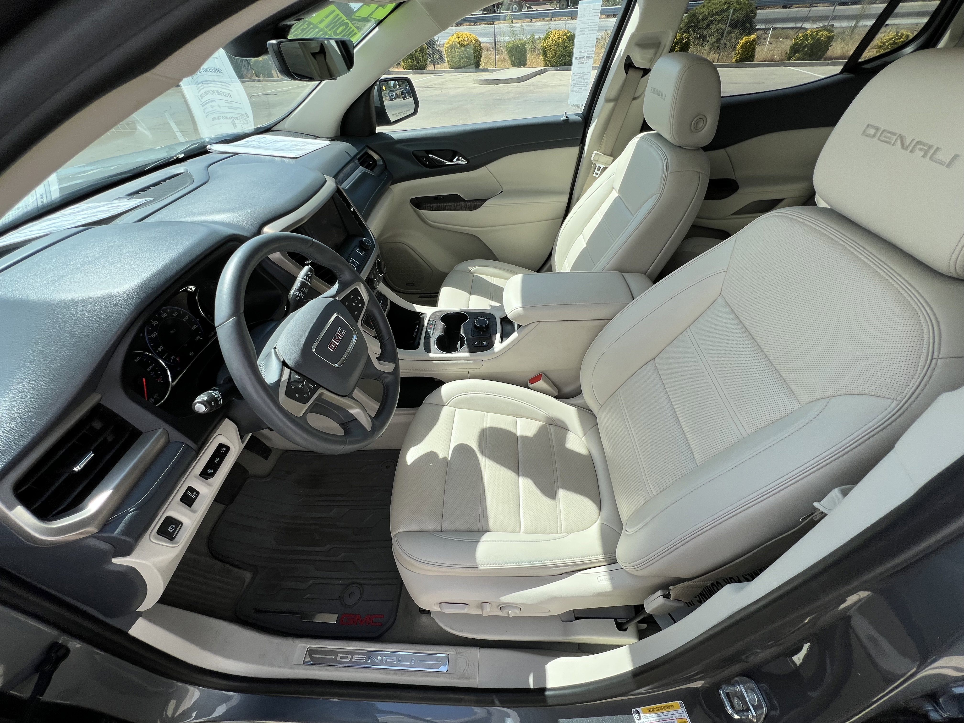 Used 2022 GMC Acadia Denali w/ Denali Ultimate Package image 14