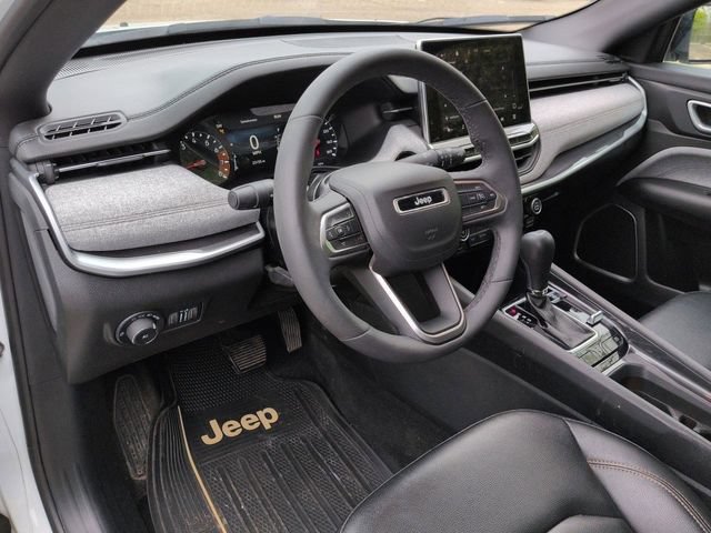 Used 2024 Jeep Compass Latitude AWD/4WD image 12