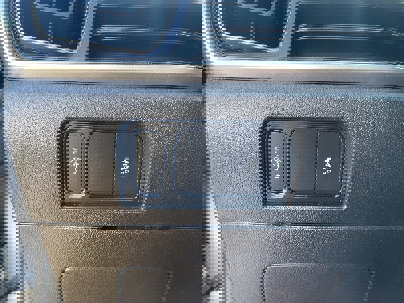 Used 2024 Kia Sorento S image 16