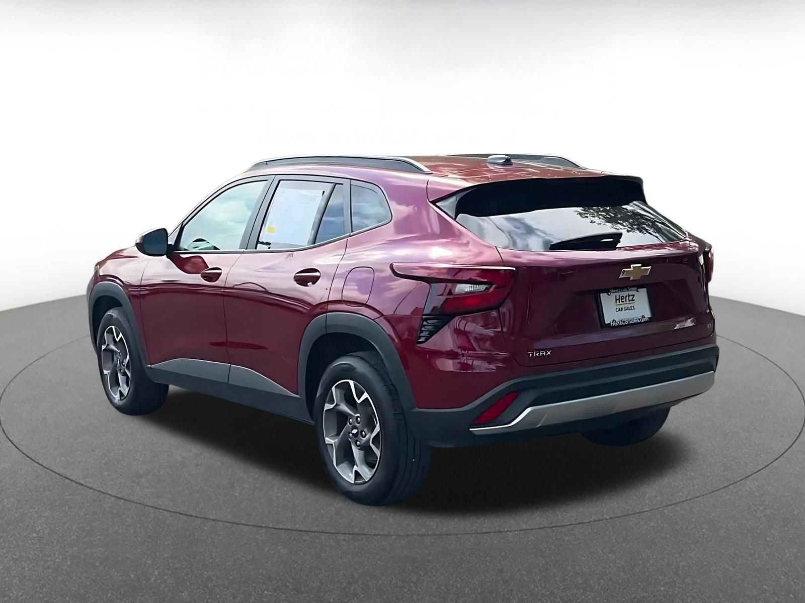 Used 2025 Chevrolet Trax LT image 11