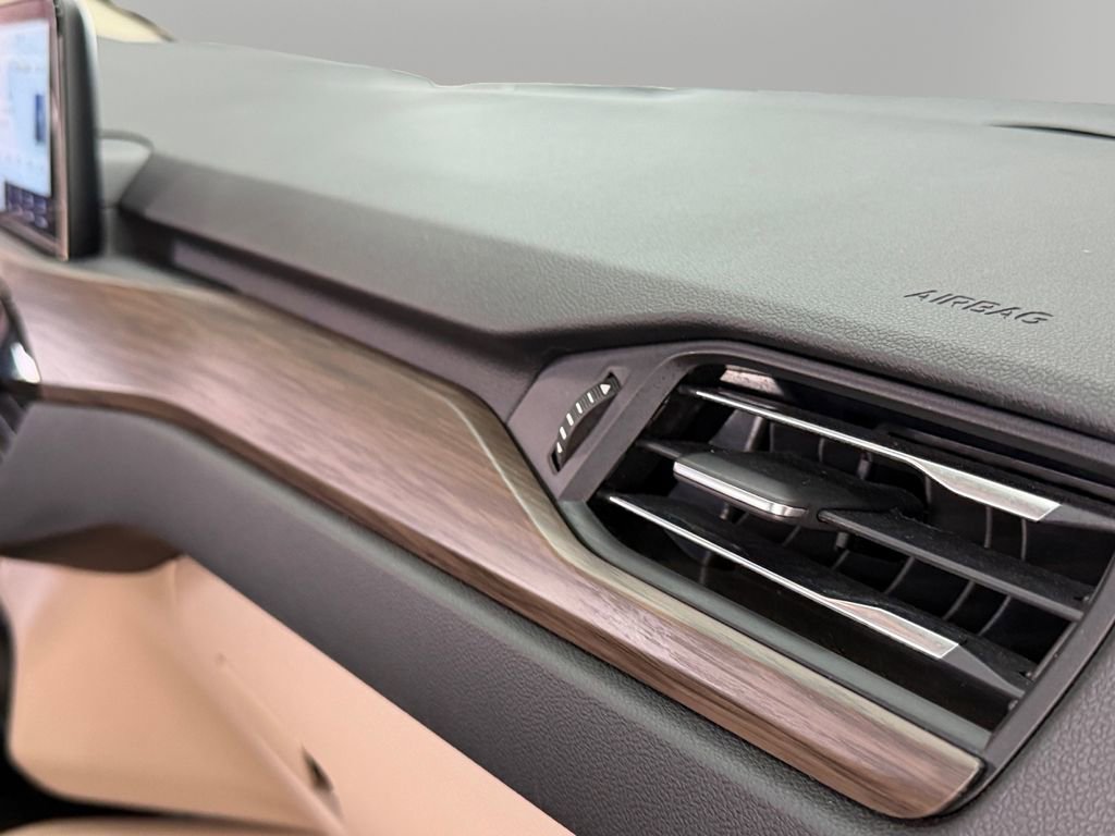 Used 2020 Ford Escape Titanium image 21