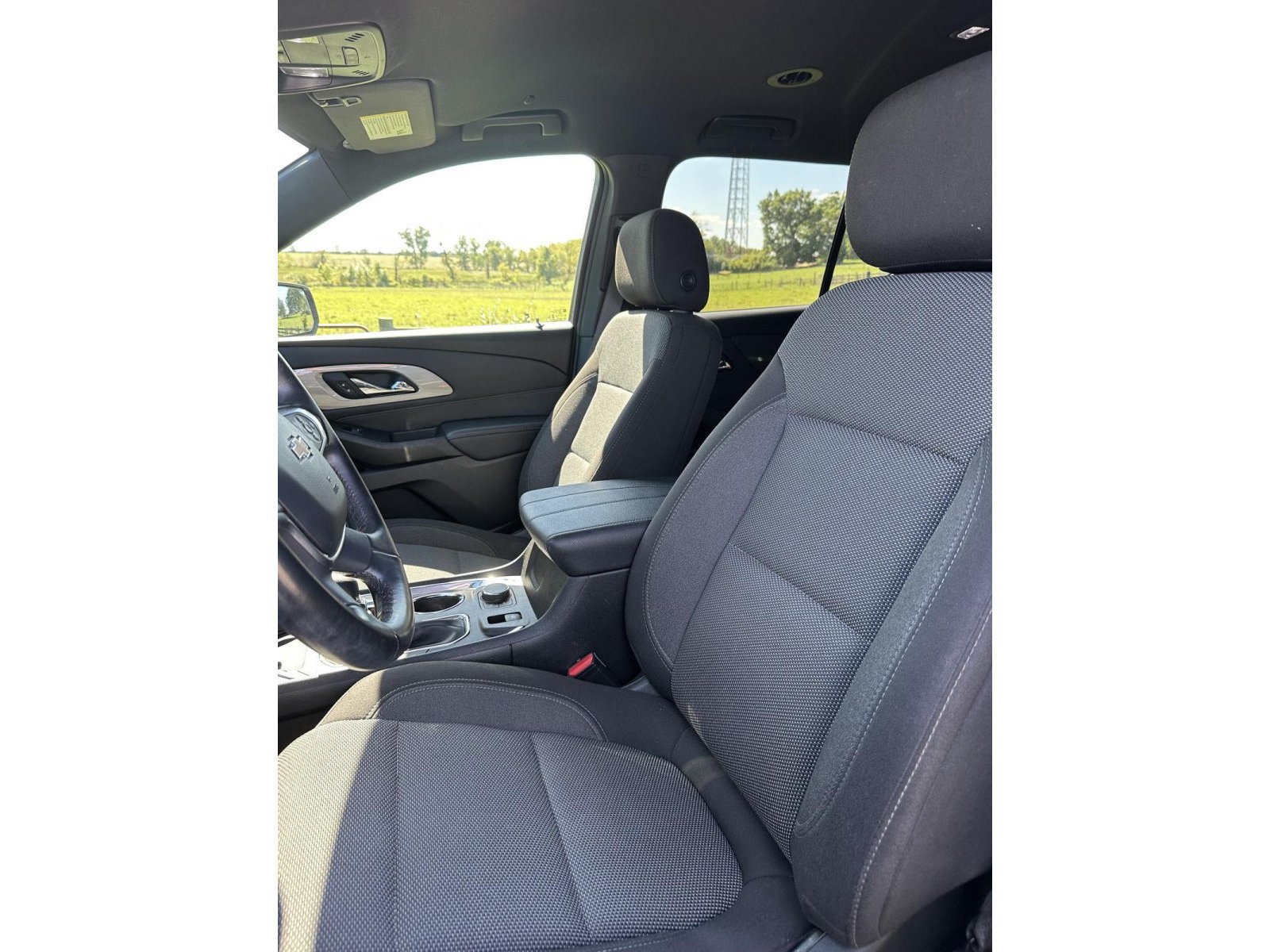 Used 2023 Chevrolet Traverse LT FWD image 41