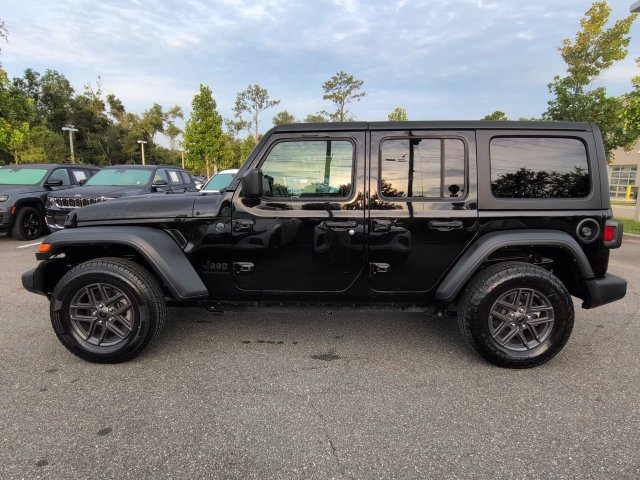 Used 2024 Jeep Wrangler Unlimited Sport AWD/4WD image 8