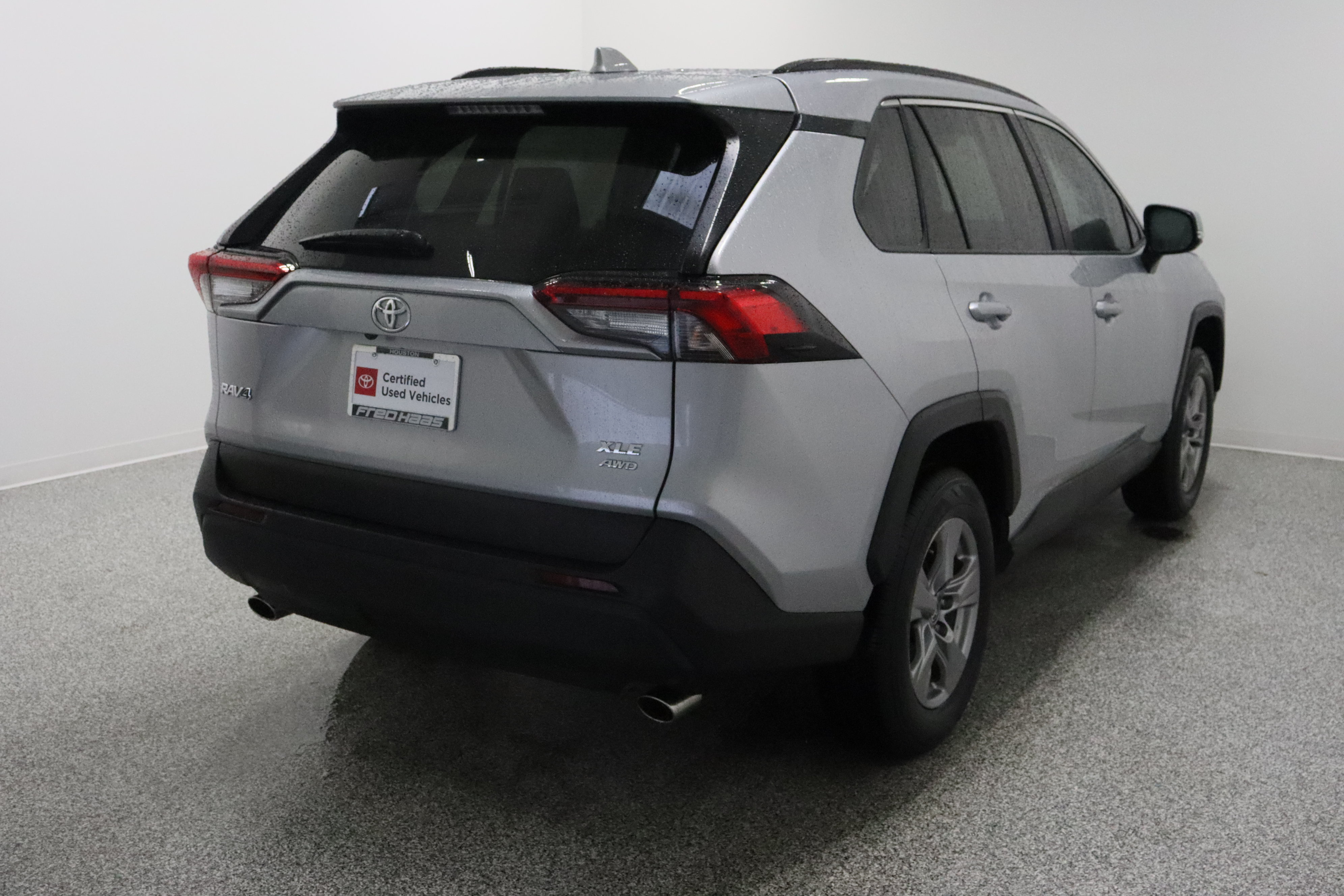 Used 2025 Toyota RAV4 XLE w/ Convenience Package AWD/4WD image 7