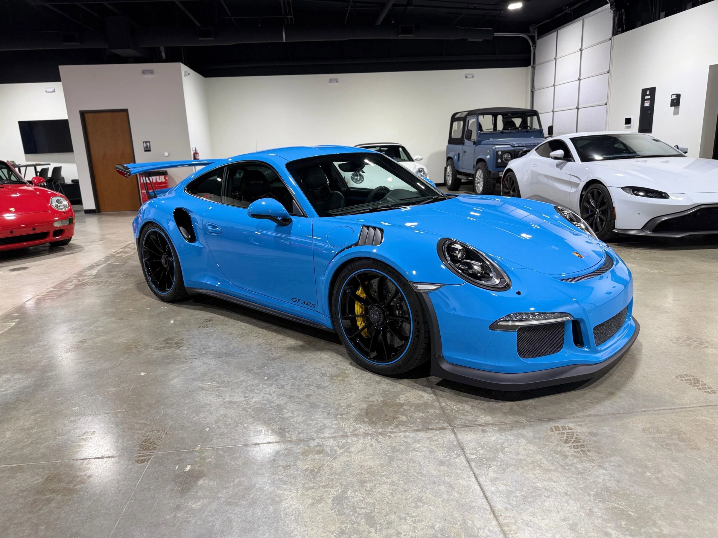 Used 2016 Porsche 911 GT3 RS RWD image 5