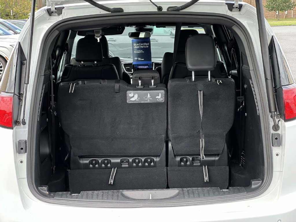 Used 2019 Chrysler Pacifica Touring-L w/ Advanced Safetytec Group FWD image 13