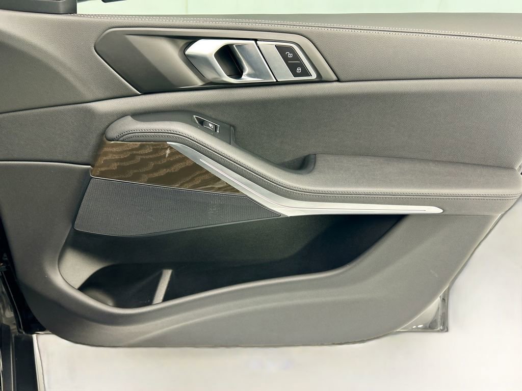Certified 2022 BMW X5 sDrive40i w/ Climate Comfort Package image 24