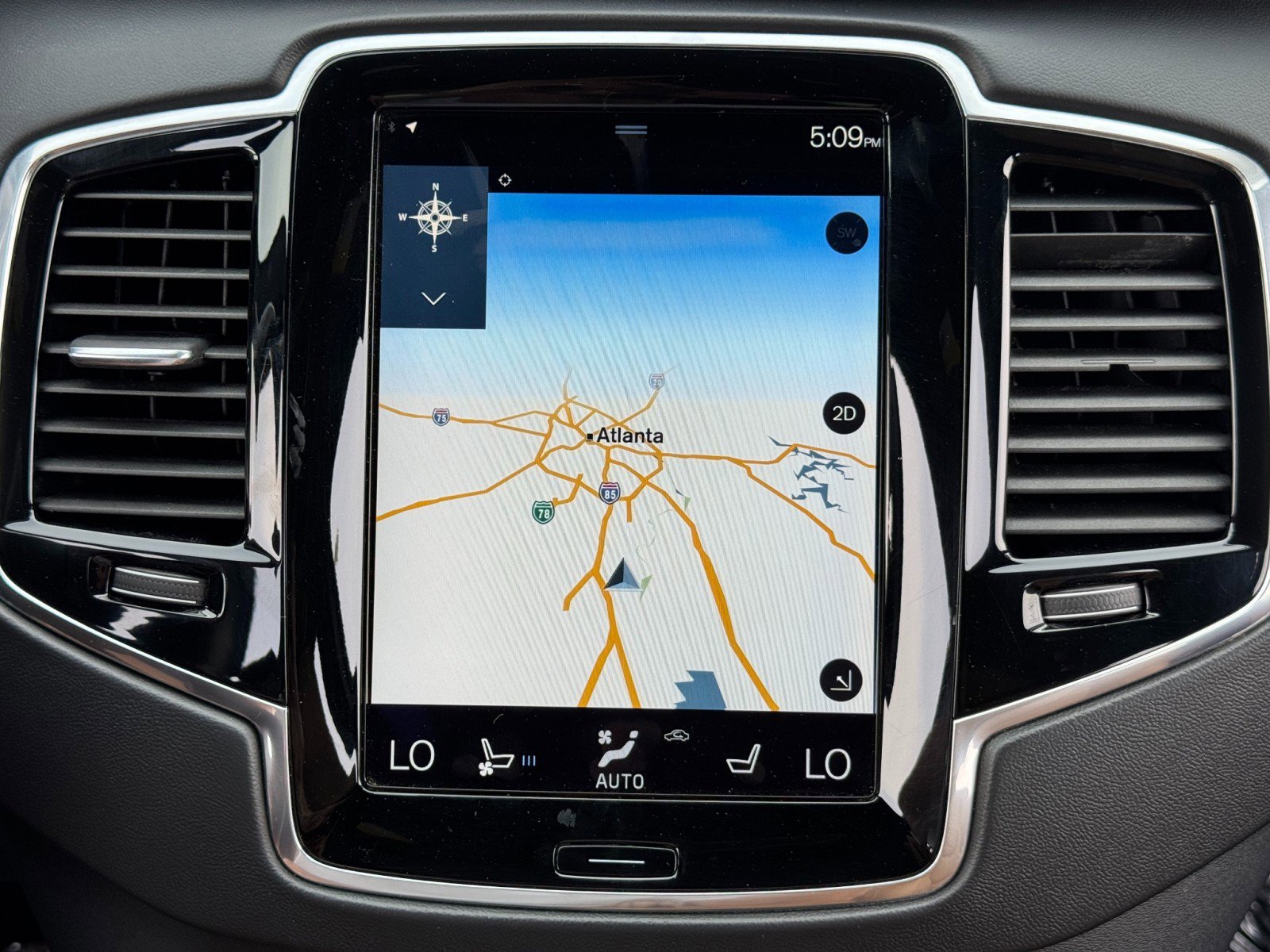 Used 2017 Volvo XC90 T8 Inscription w/ Vision Package image 24