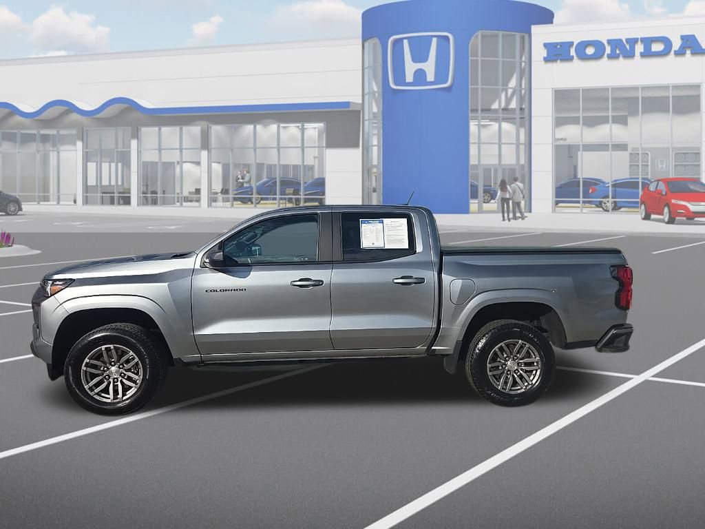 Used 2024 Chevrolet Colorado LT w/ LT Convenience Package image 5