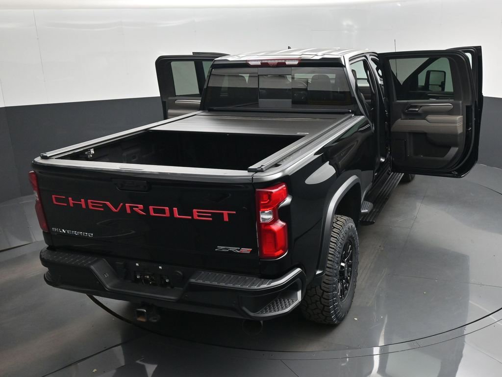 Used 2024 Chevrolet Silverado 2500 ZR2 w/ Technology Package image 29