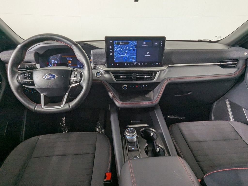 Used 2025 Ford Explorer ST-Line w/ ST-Line Street Pack AWD/4WD image 14
