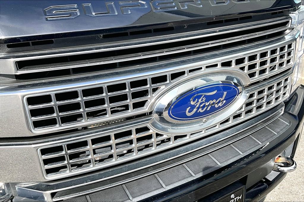 Certified 2018 Ford F250 Platinum w/ Platinum Ultimate Package image 27