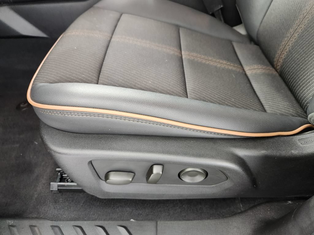 Used 2024 GMC Canyon AT4 w/ Technology Package AWD/4WD image 13
