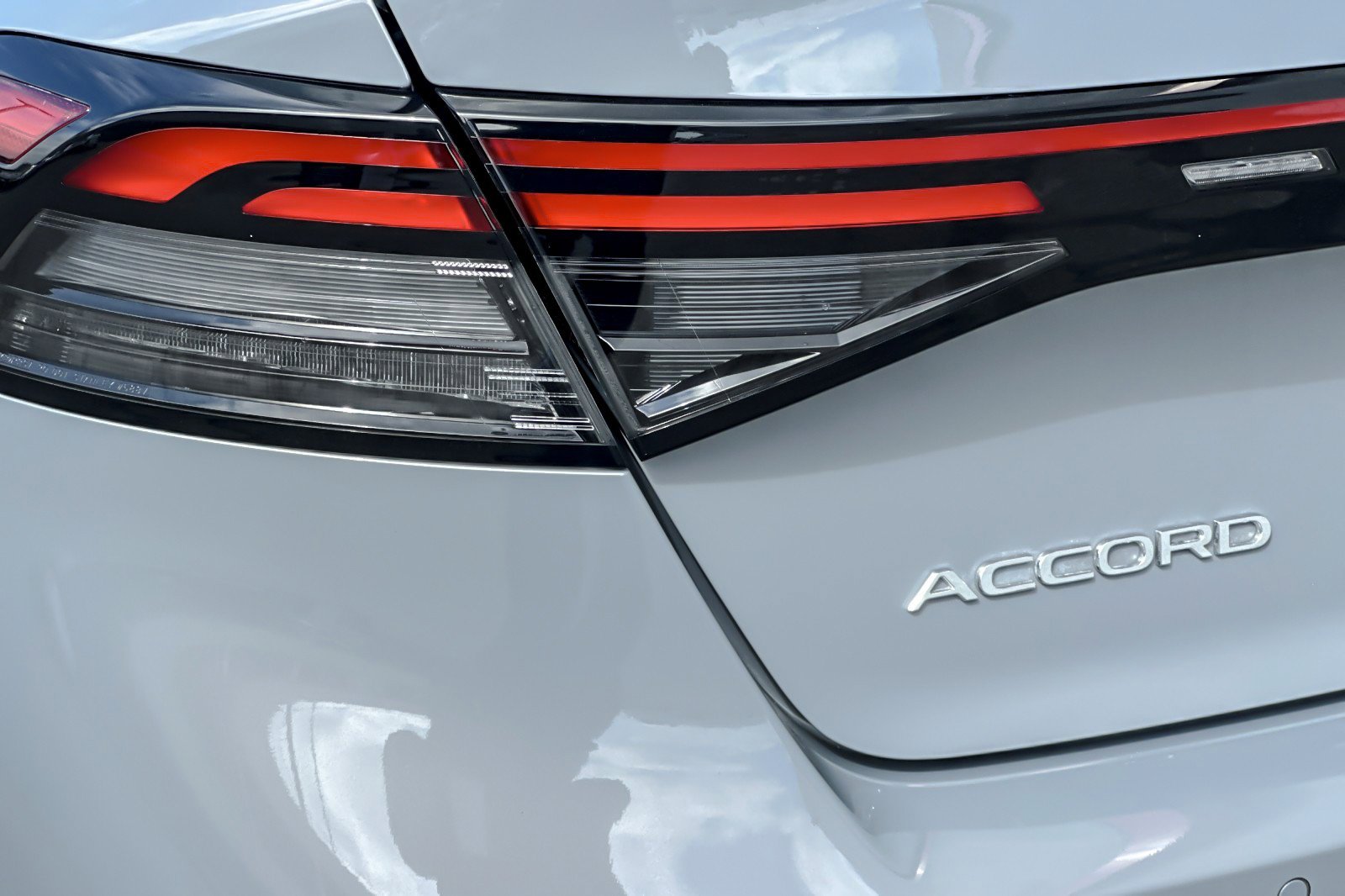 Used 2024 Honda Accord EX-L image 25