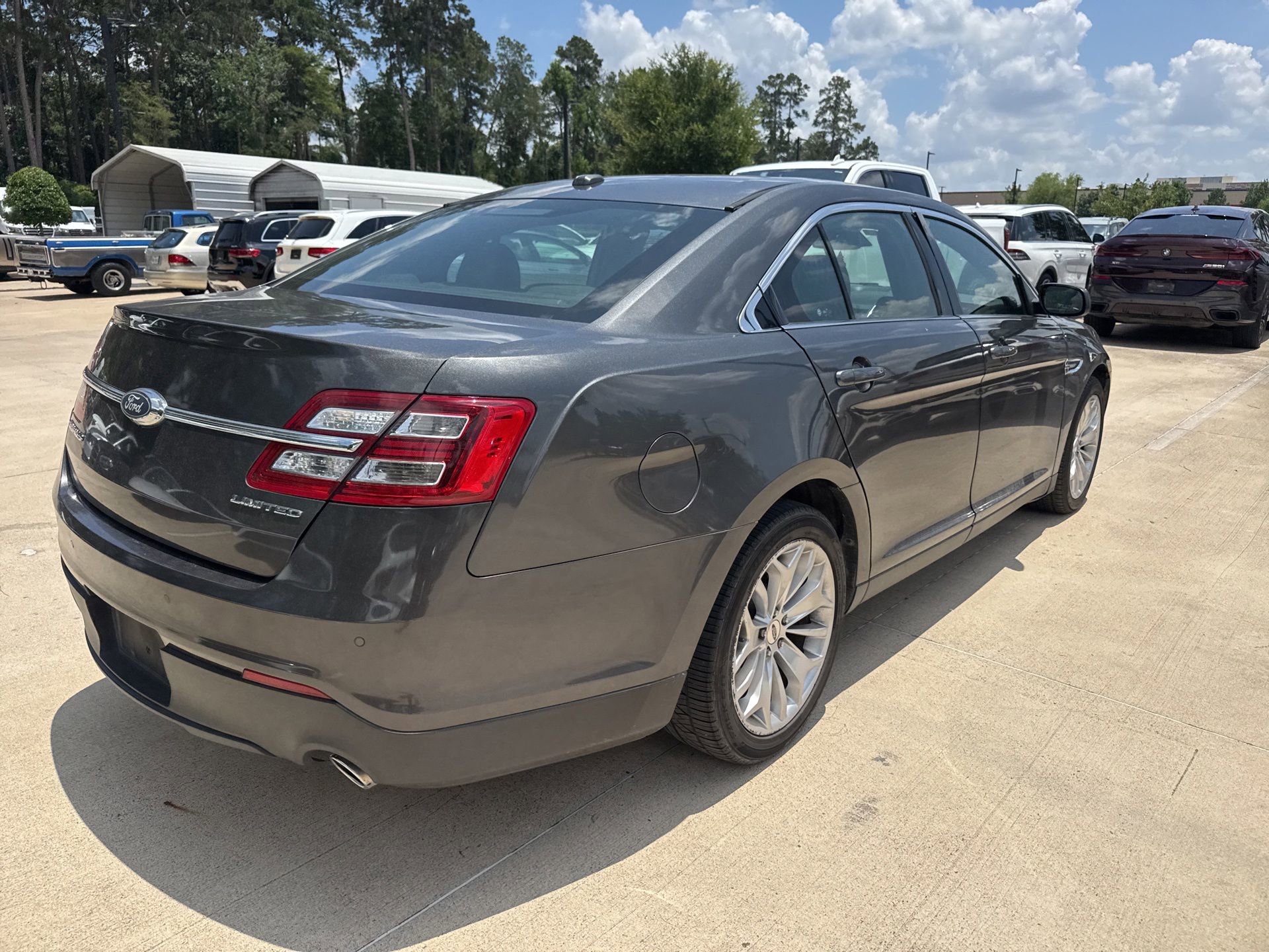 Used 2019 Ford Taurus Limited FWD image 4