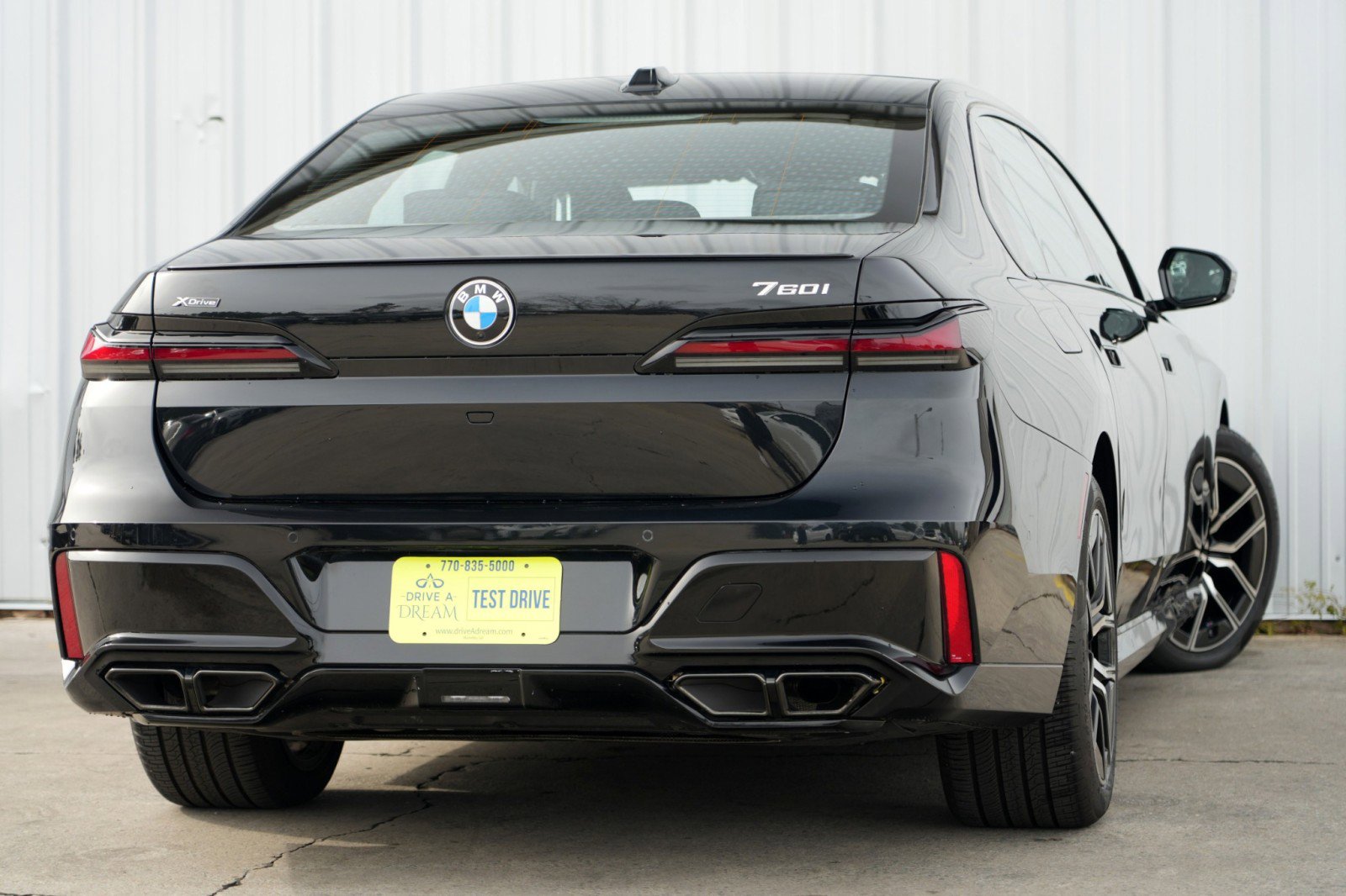 Used 2023 BMW 760i xDrive w/ Executive Package image 5