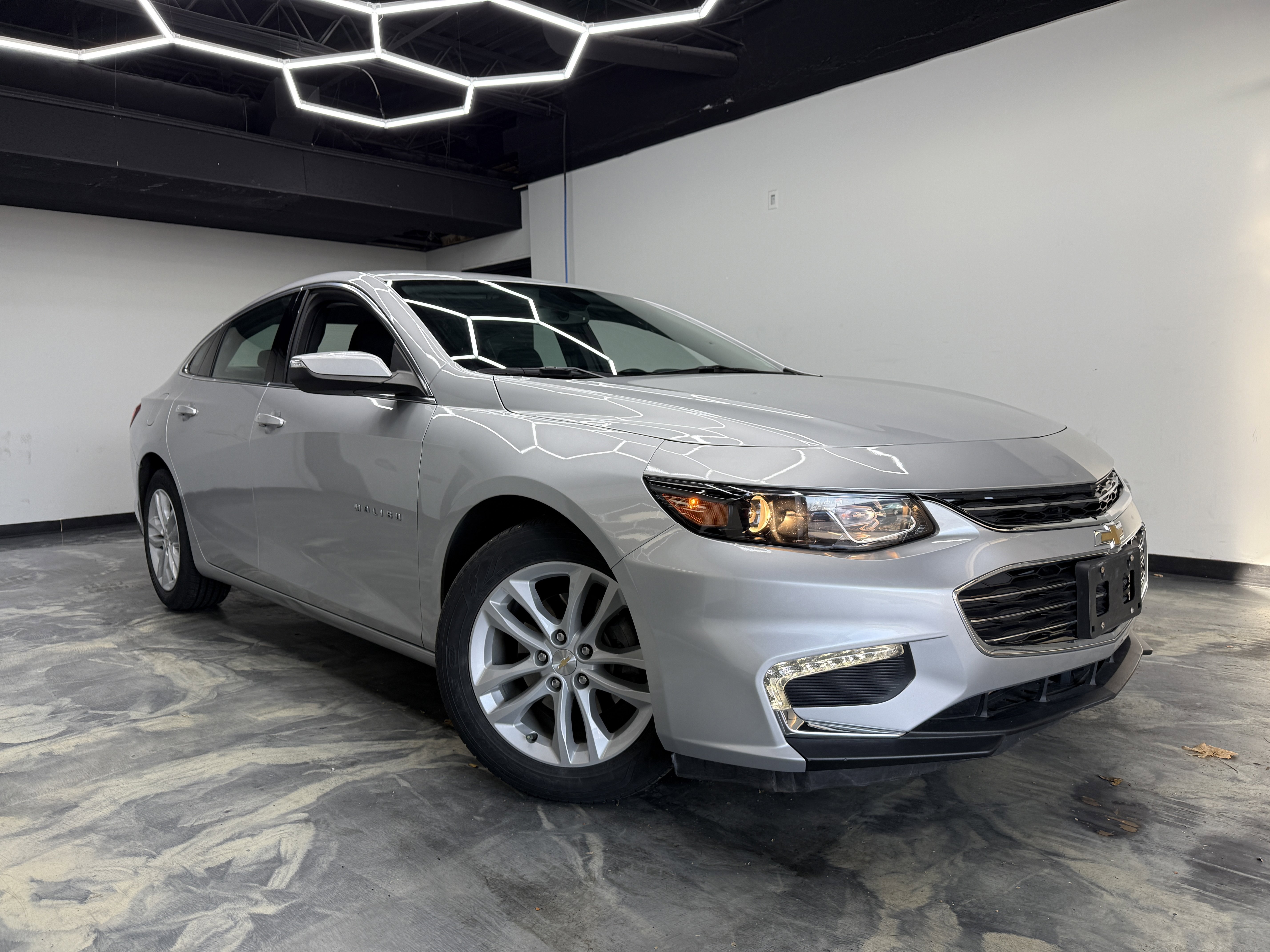 Used 2018 Chevrolet Malibu LT image 6