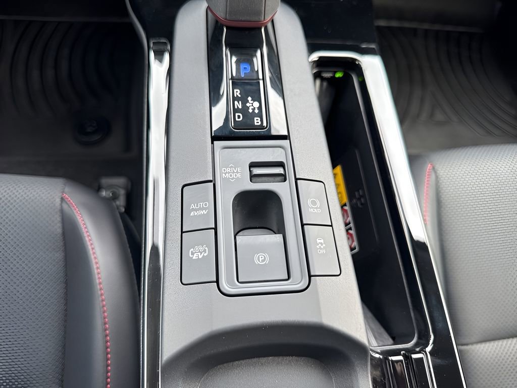 Used 2026 Toyota Prius Plug-In Hybrid FWD image 18