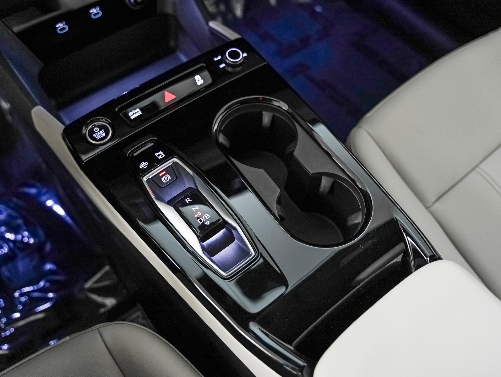 Certified 2025 Audi Q6 e-tron Premium w/ Convenience Package image 19