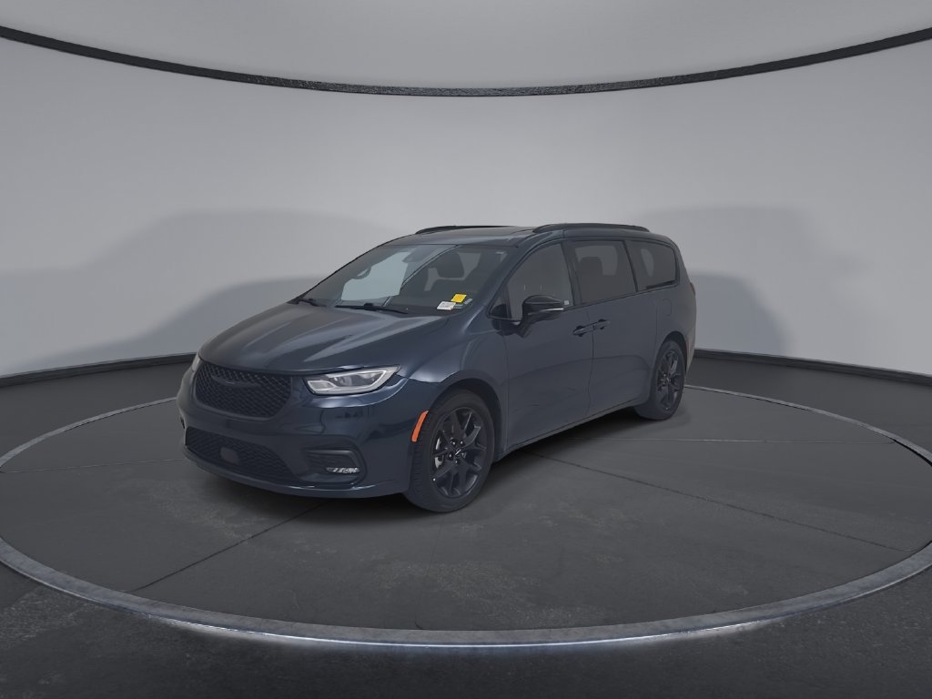 Certified 2025 Chrysler Pacifica Limited FWD image 8