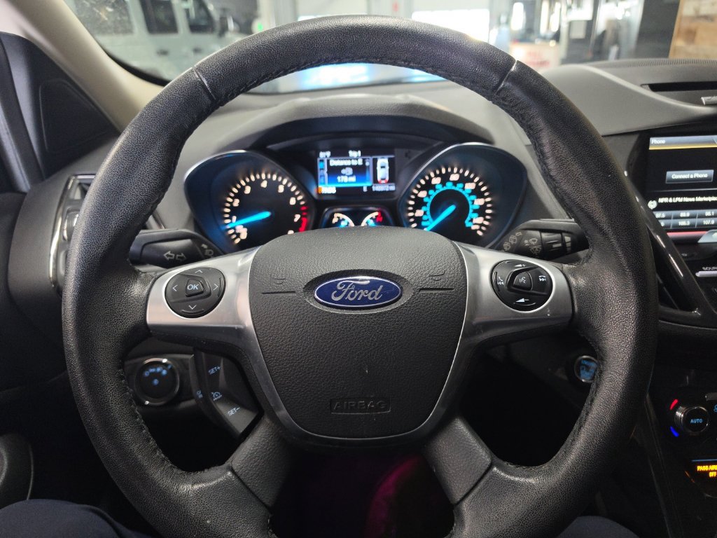 Used 2015 Ford Escape Titanium w/ Equipment Group 301A AWD/4WD image 7