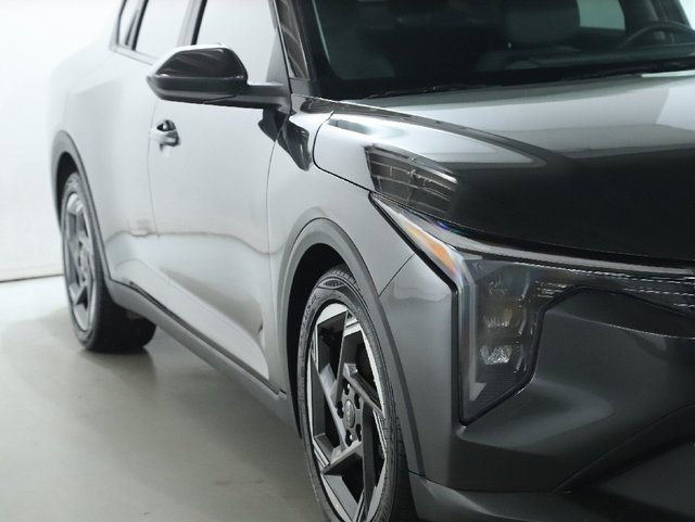 Used 2025 Kia K4 EX image 8