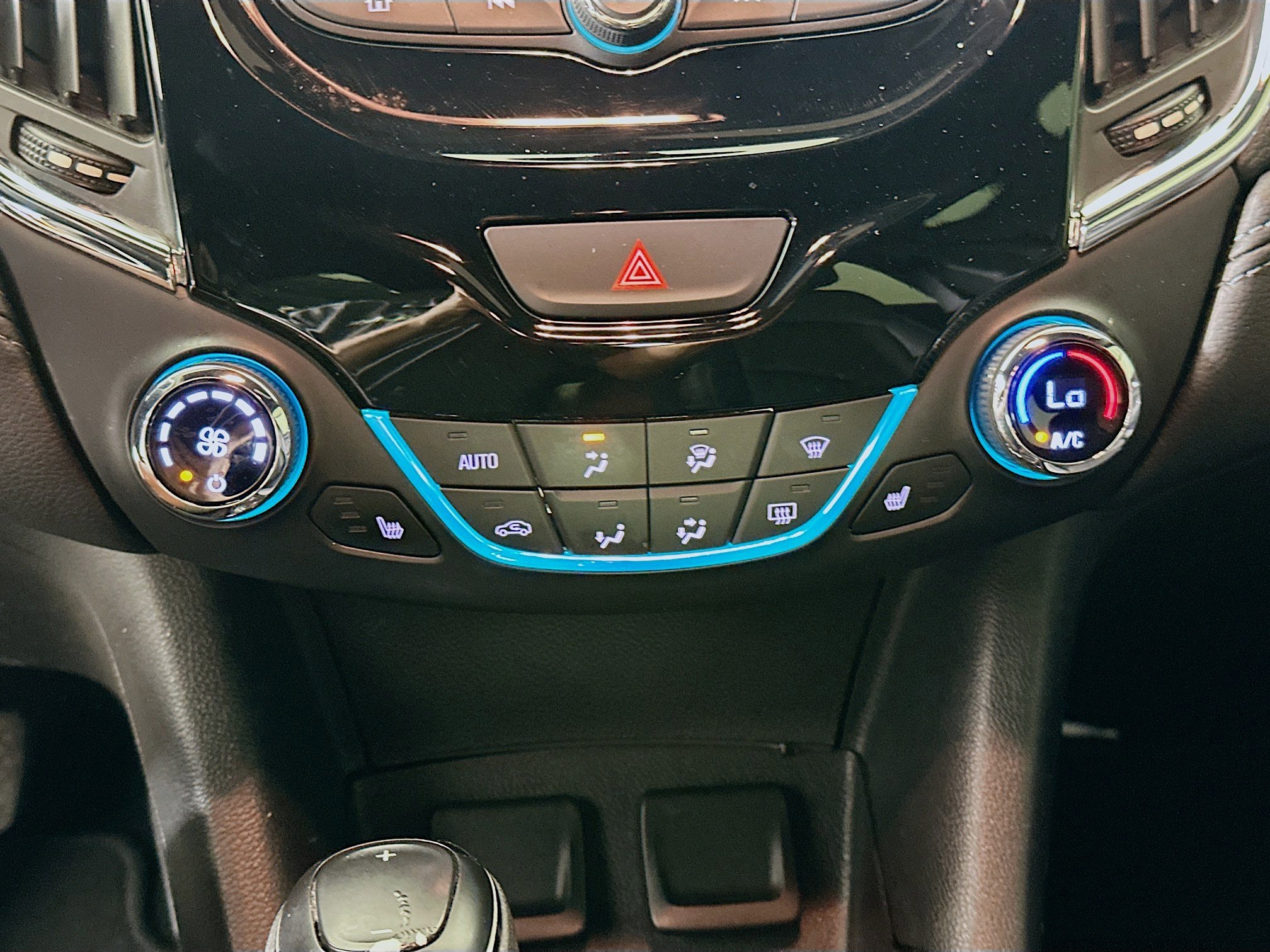 Used 2017 Chevrolet Cruze Premier w/ RS Package FWD image 23