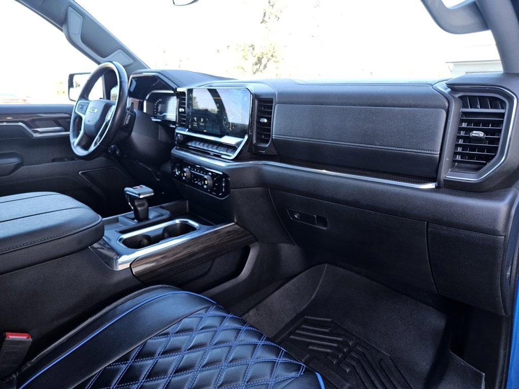 Used 2023 Chevrolet Silverado 1500 RST w/ Z71 Off-Road Package image 11