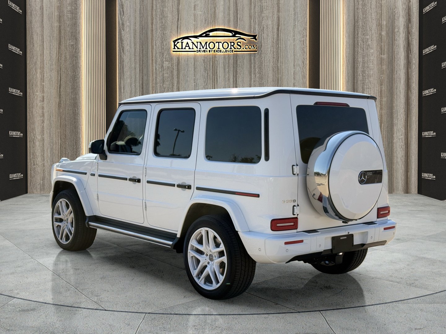 Used 2025 Mercedes-Benz G 550 image 7