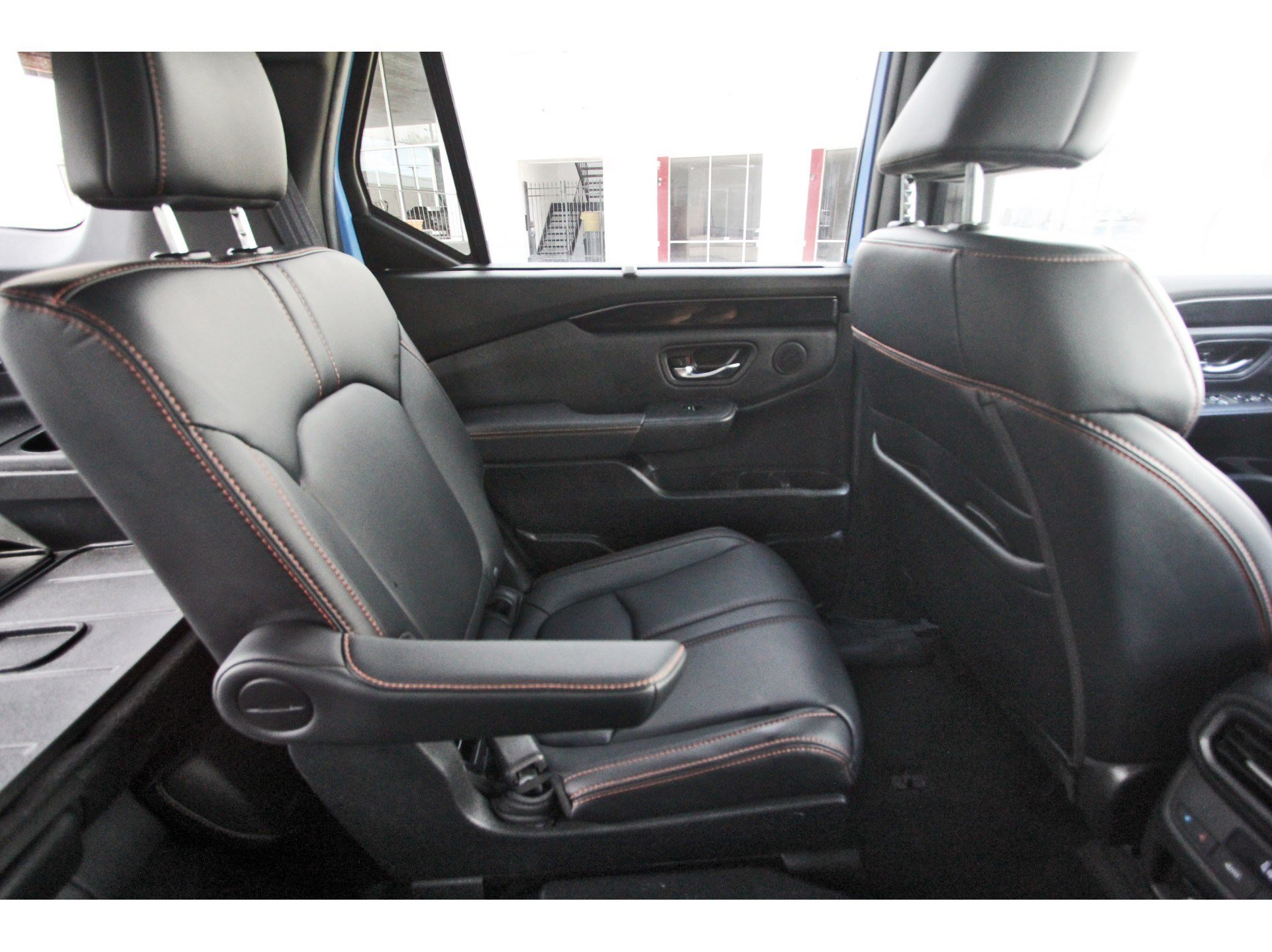 Used 2025 Honda Pilot TrailSport image 13