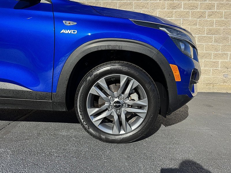 Used 2023 Kia Seltos LX AWD/4WD image 4