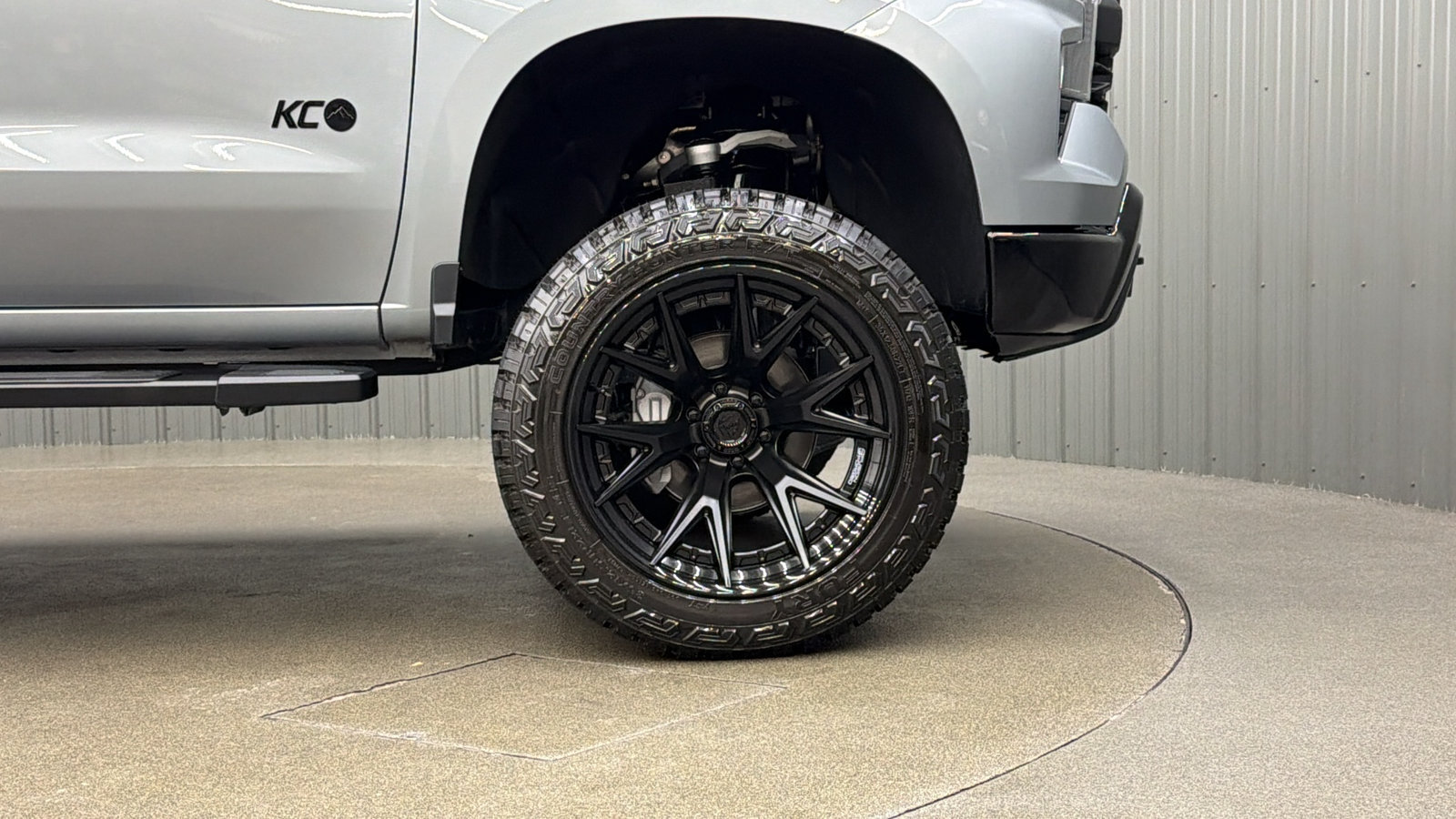 Used 2026 Chevrolet Silverado 1500 Custom Trail Boss w/ Dark Appearance Package AWD/4WD image 10