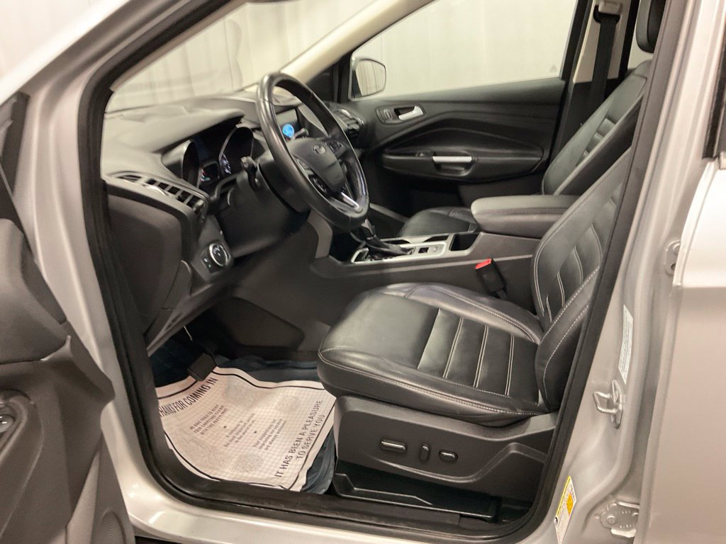 Used 2018 Ford Escape SEL w/ Ford Safe & Smart Package AWD/4WD image 4
