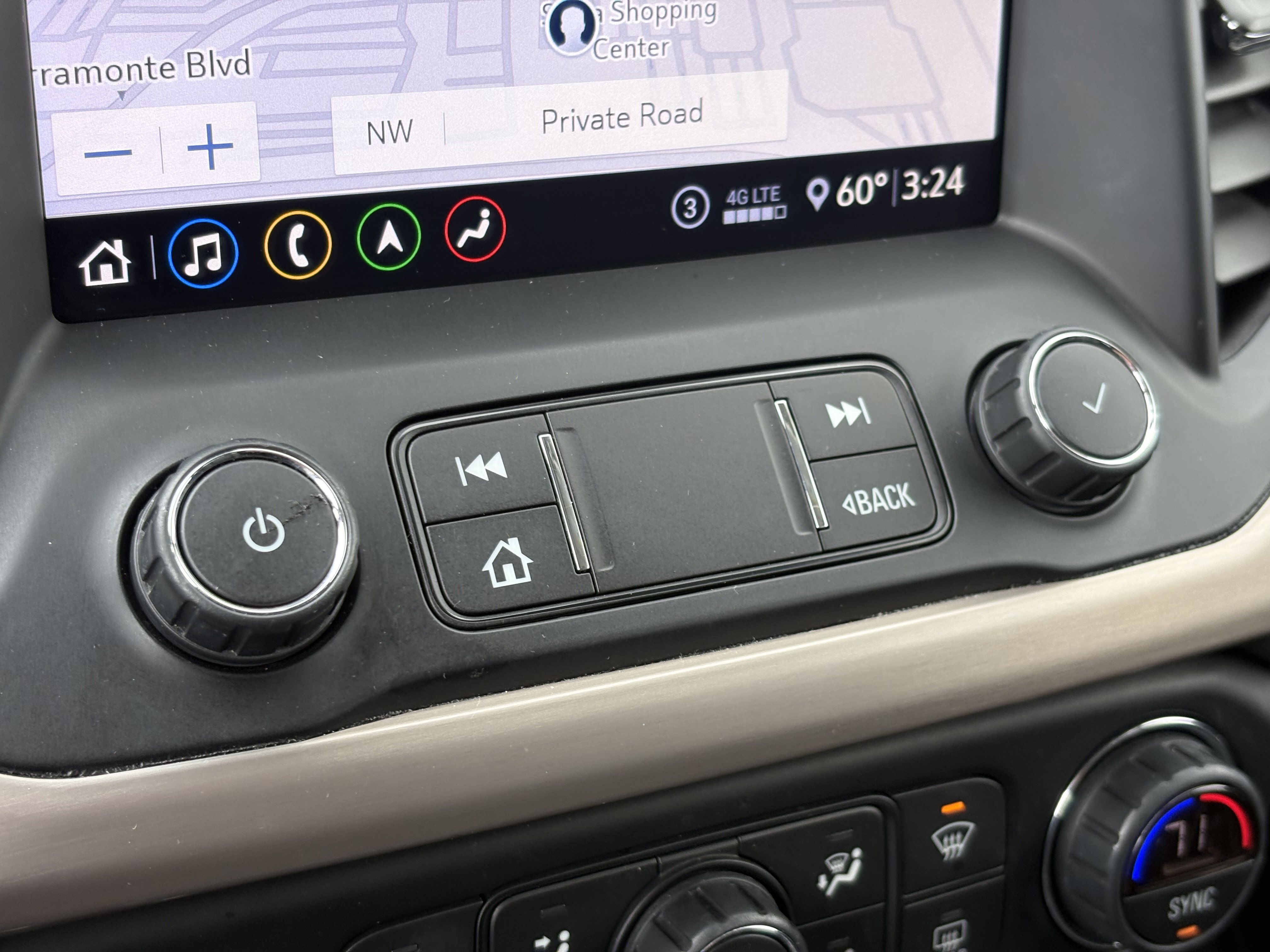 Used 2020 GMC Acadia Denali w/ Denali Ultimate Package image 24