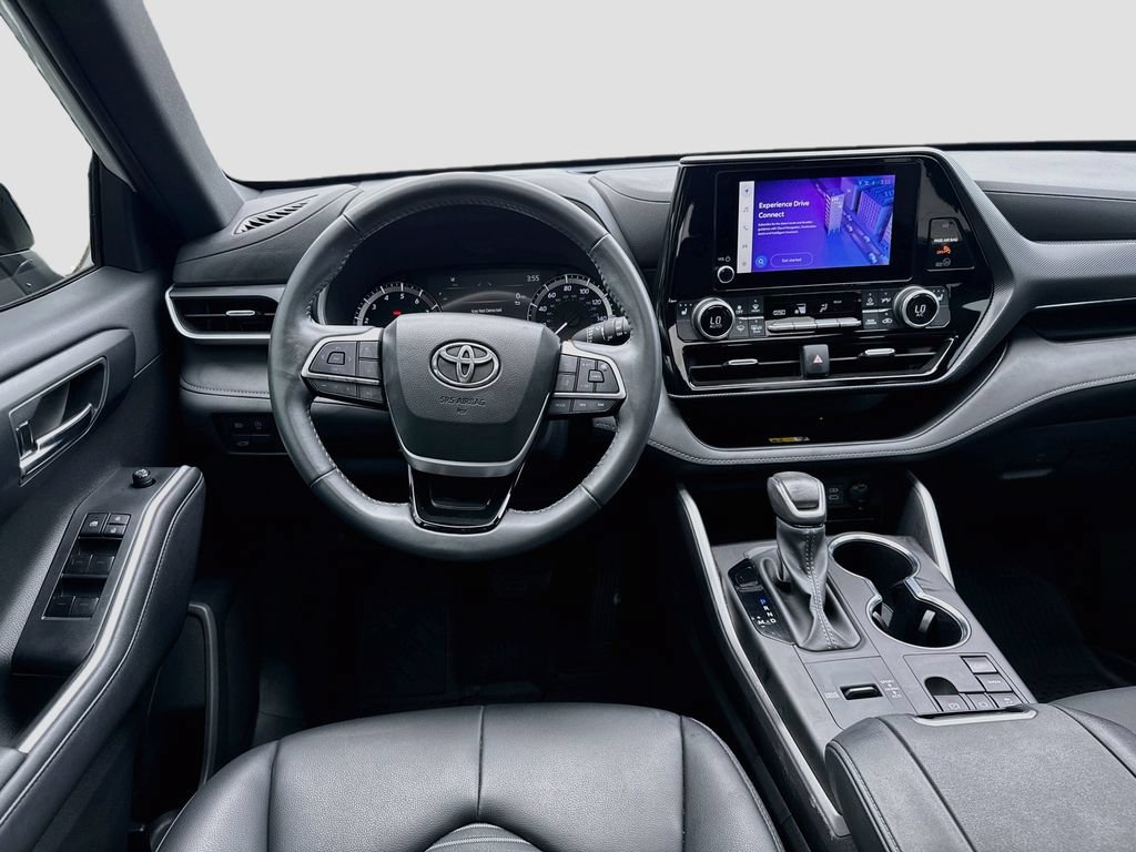 Used 2024 Toyota Highlander XSE FWD image 23