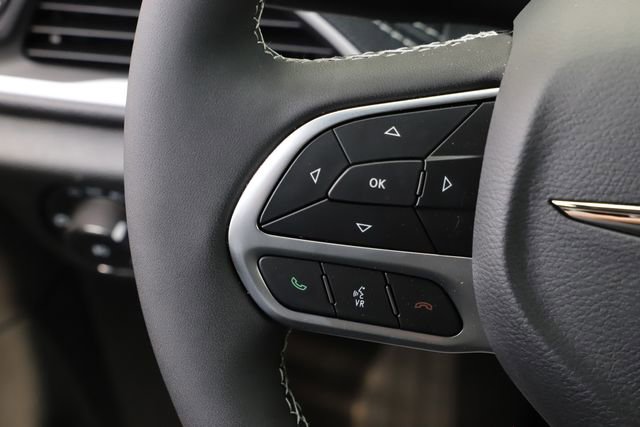 Used 2026 Chrysler Pacifica Select image 26