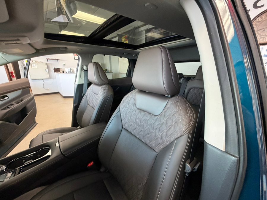 Used 2025 Nissan Murano Platinum w/ Cargo Package image 17