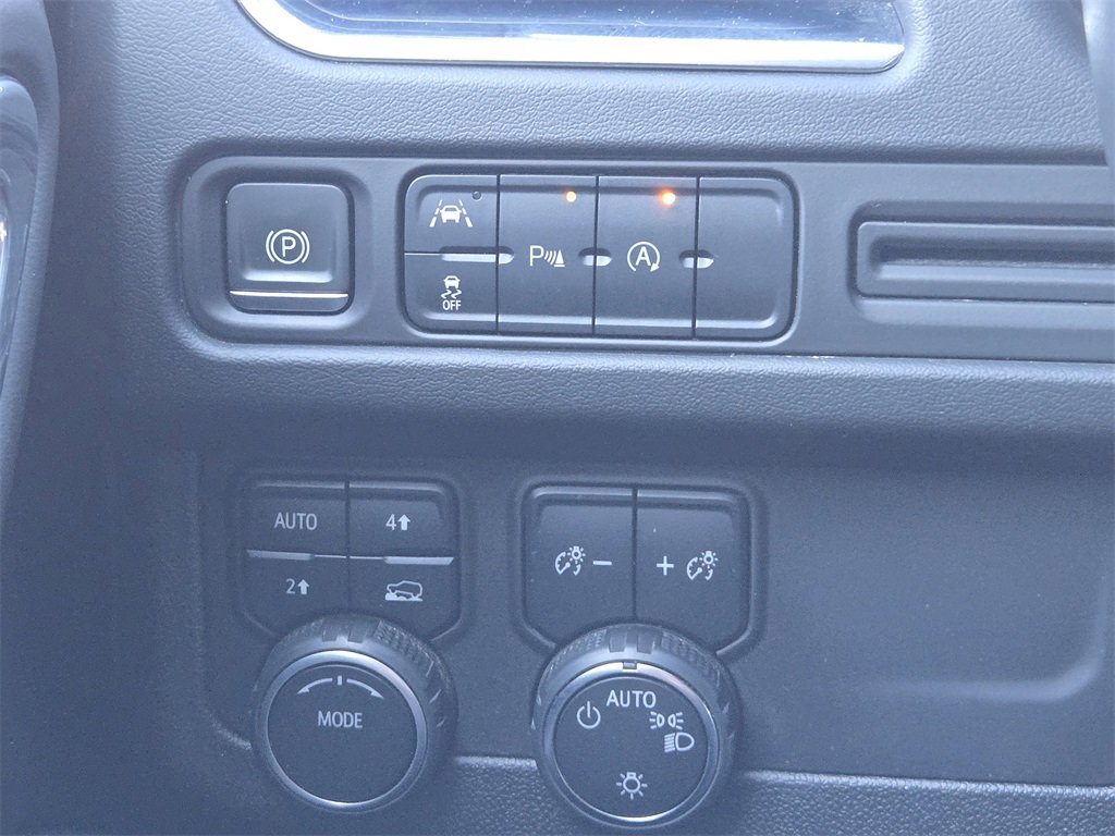 Used 2023 Chevrolet Suburban LT image 17