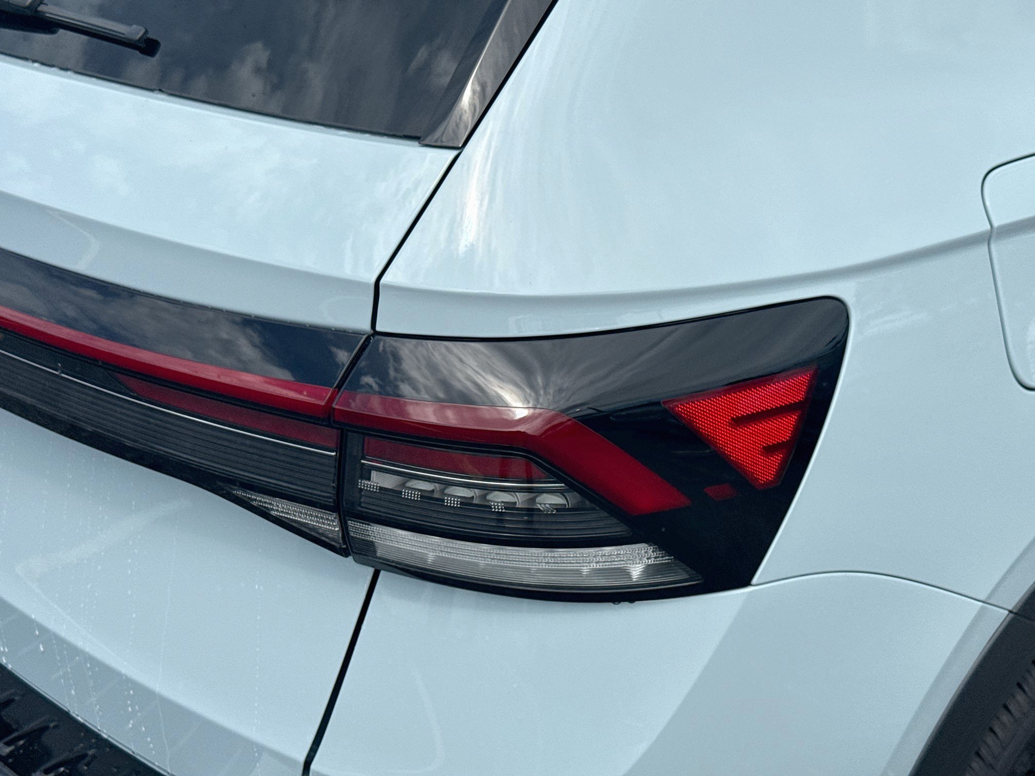 Certified 2021 Volkswagen Atlas Cross Sport SE FWD image 26