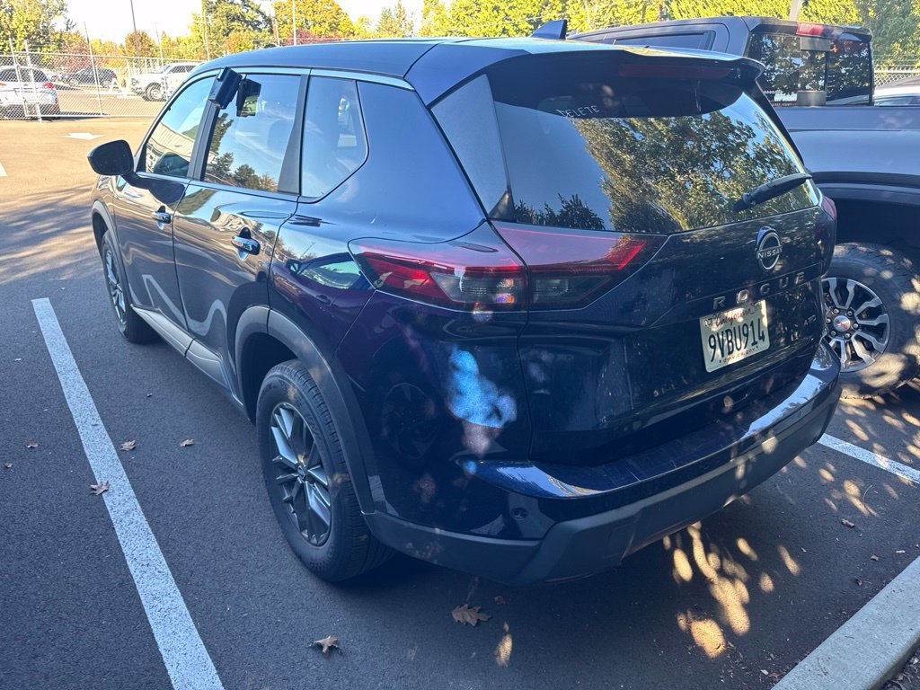 Used 2026 Nissan Rogue SV AWD/4WD image 2