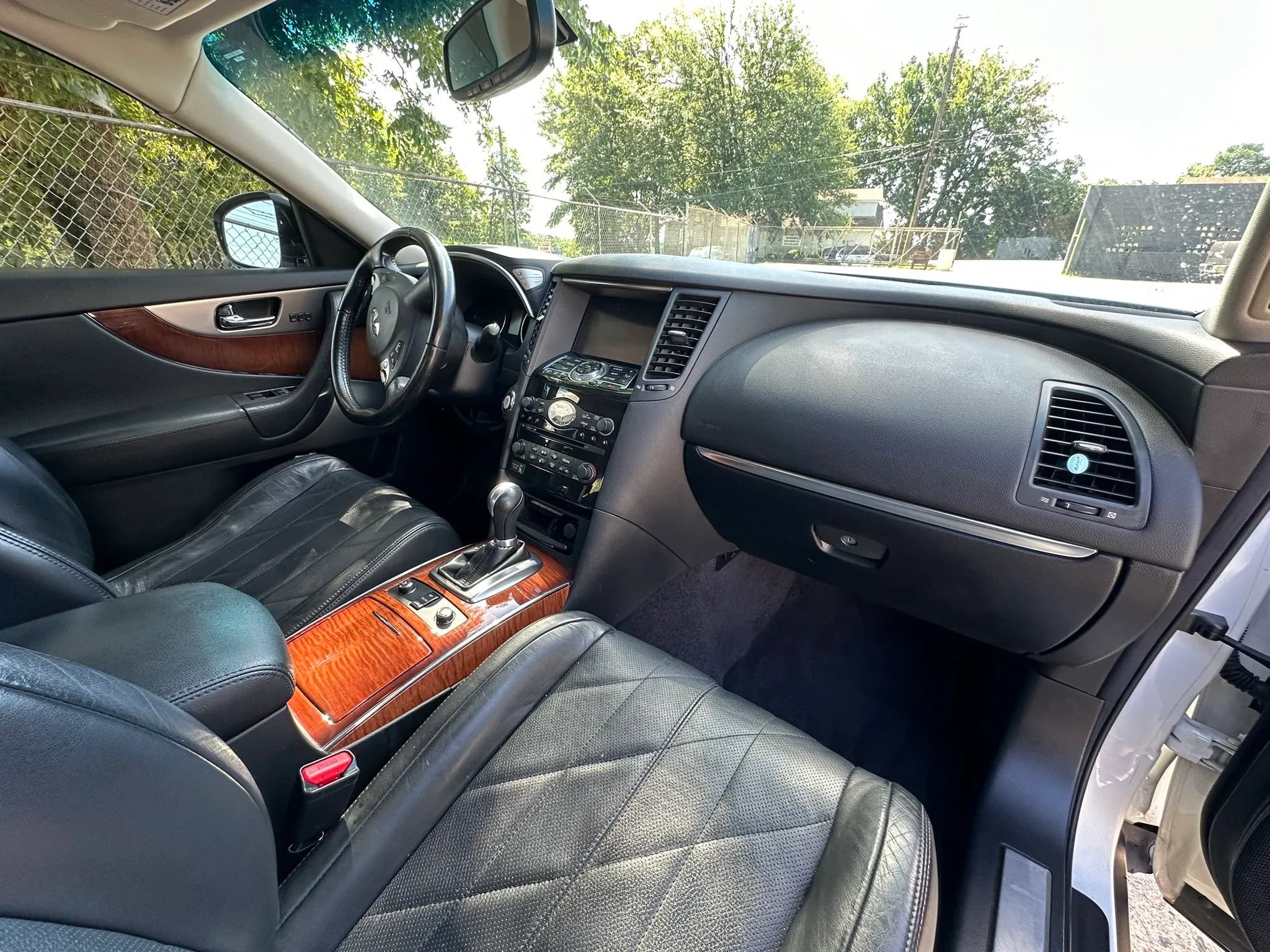 Used 2014 INFINITI QX70 2WD w/ Premium Package image 16