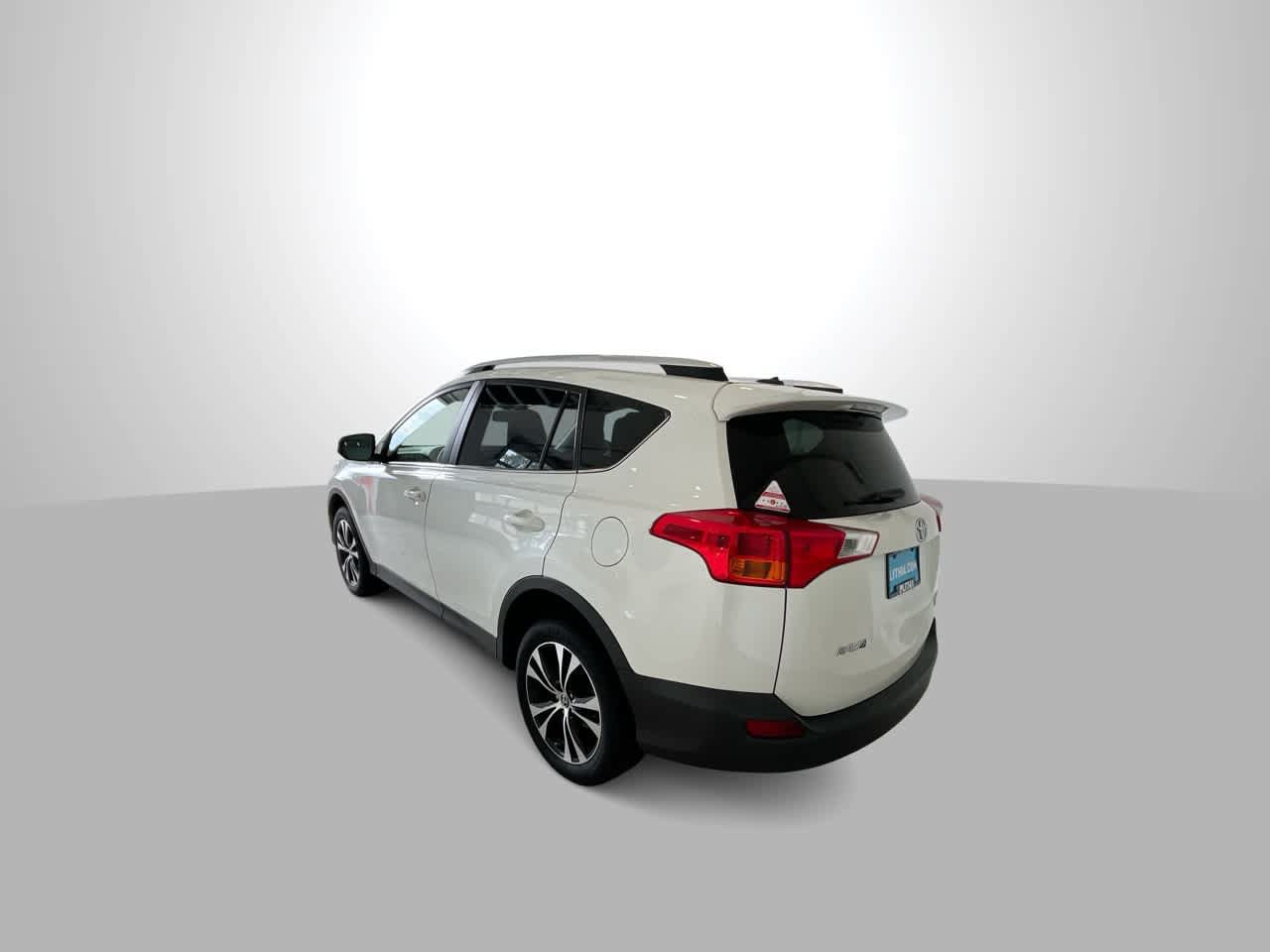Used 2015 Toyota RAV4 Limited AWD/4WD image 6