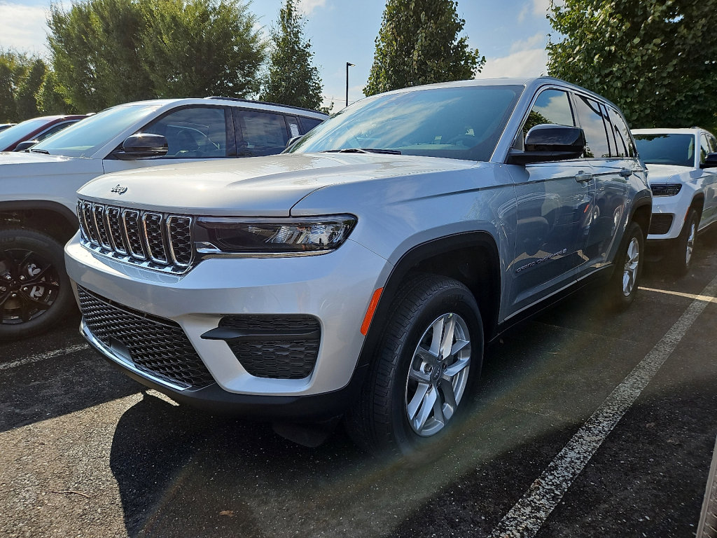 New 2025 Jeep Grand Cherokee Laredo X