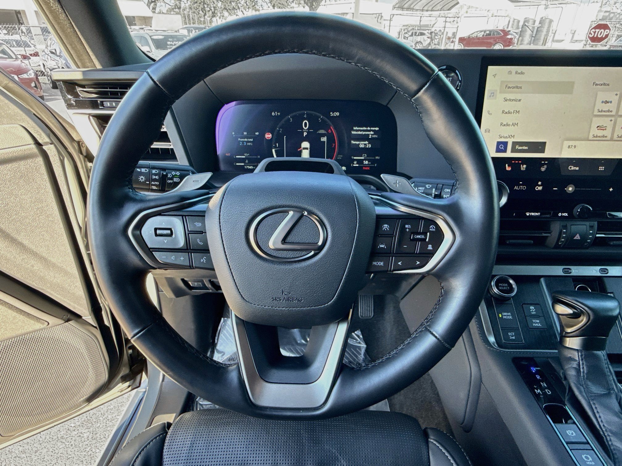 Used 2024 Lexus GX 550 w/ Accessory Package (Z1) AWD/4WD image 43