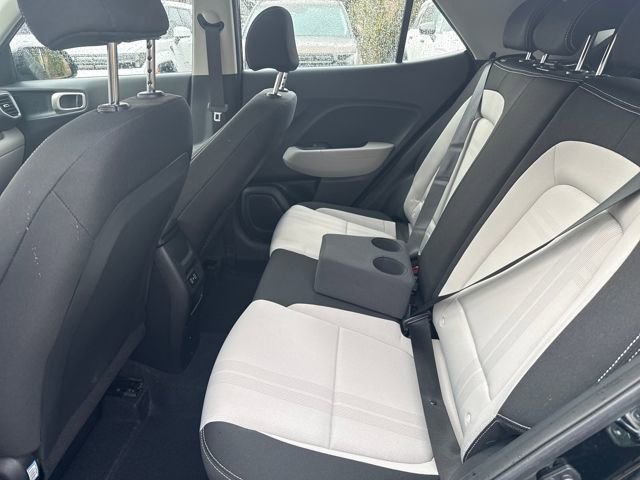 Certified 2024 Hyundai Venue SEL image 25