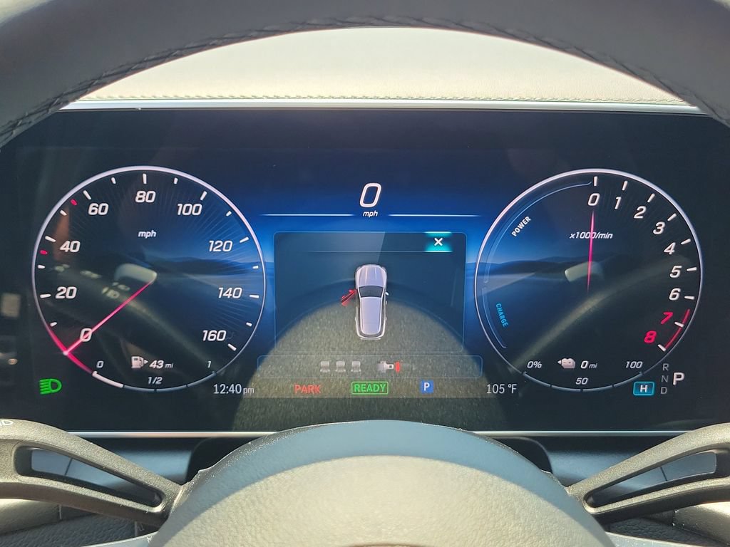 Used 2025 Mercedes-Benz GLC 350e 4MATIC image 32